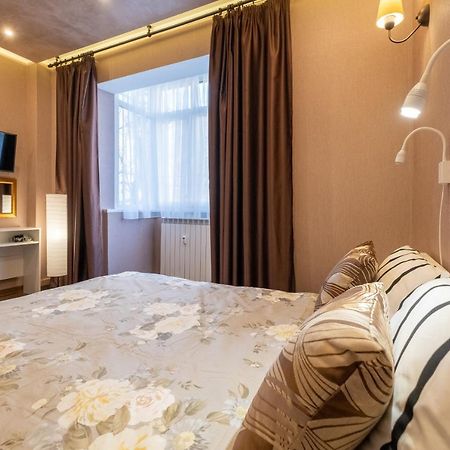 Feel Sofia - One Bedroom Apartment Next To Russian Square Dış mekan fotoğraf
