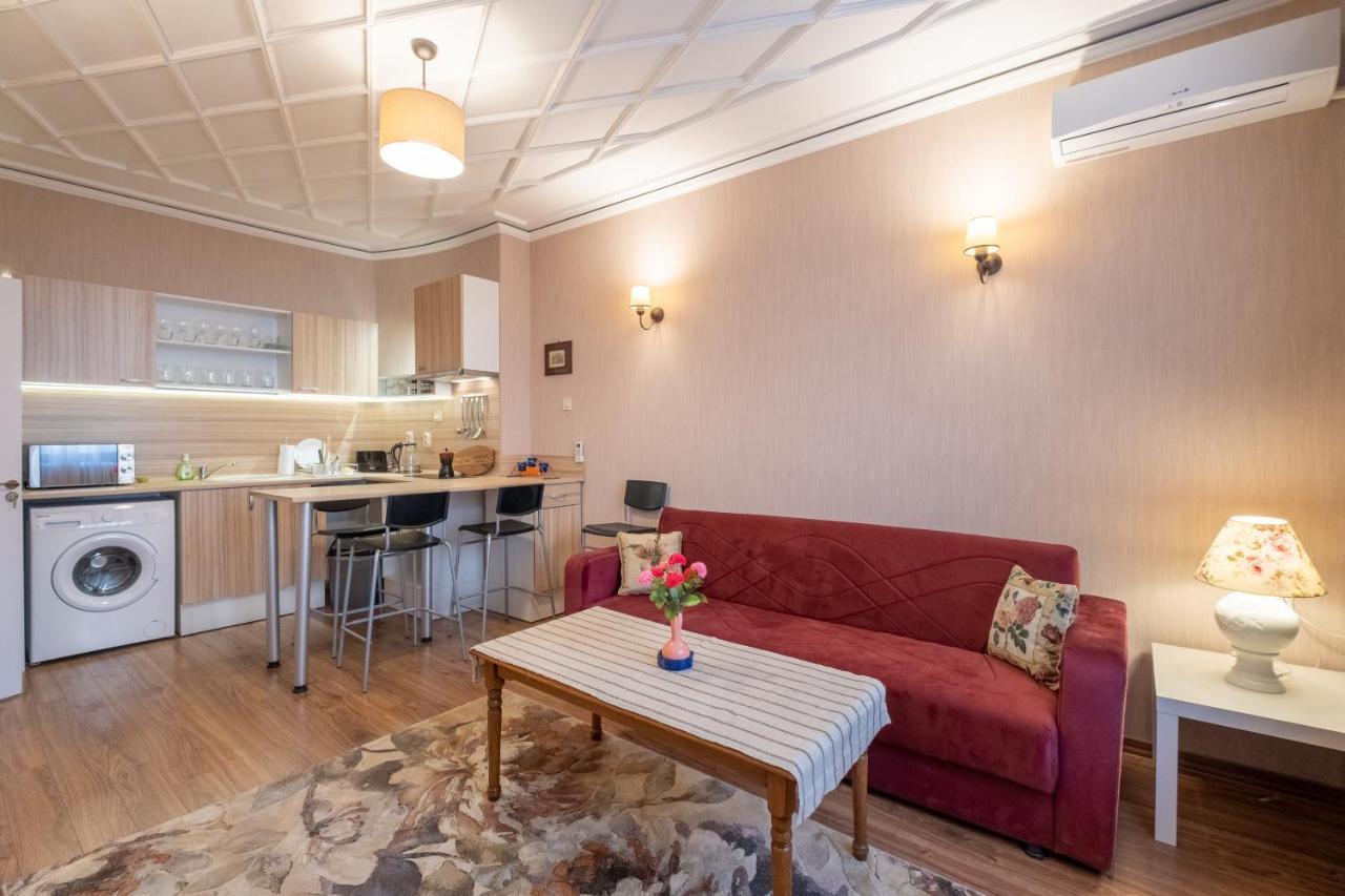 Feel Sofia - One Bedroom Apartment Next To Russian Square Dış mekan fotoğraf