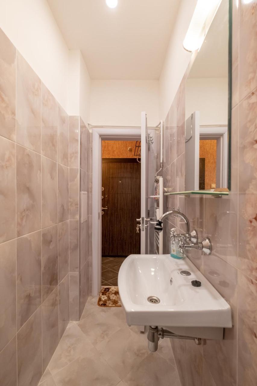 Feel Sofia - One Bedroom Apartment Next To Russian Square Dış mekan fotoğraf