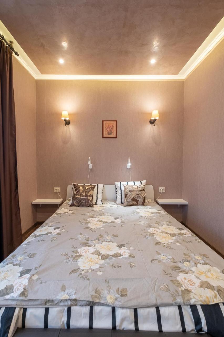 Feel Sofia - One Bedroom Apartment Next To Russian Square Dış mekan fotoğraf
